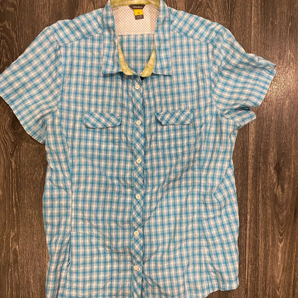 Eddie Bauer women’s XL blue plaid short sleeve hiking outdoor shirt